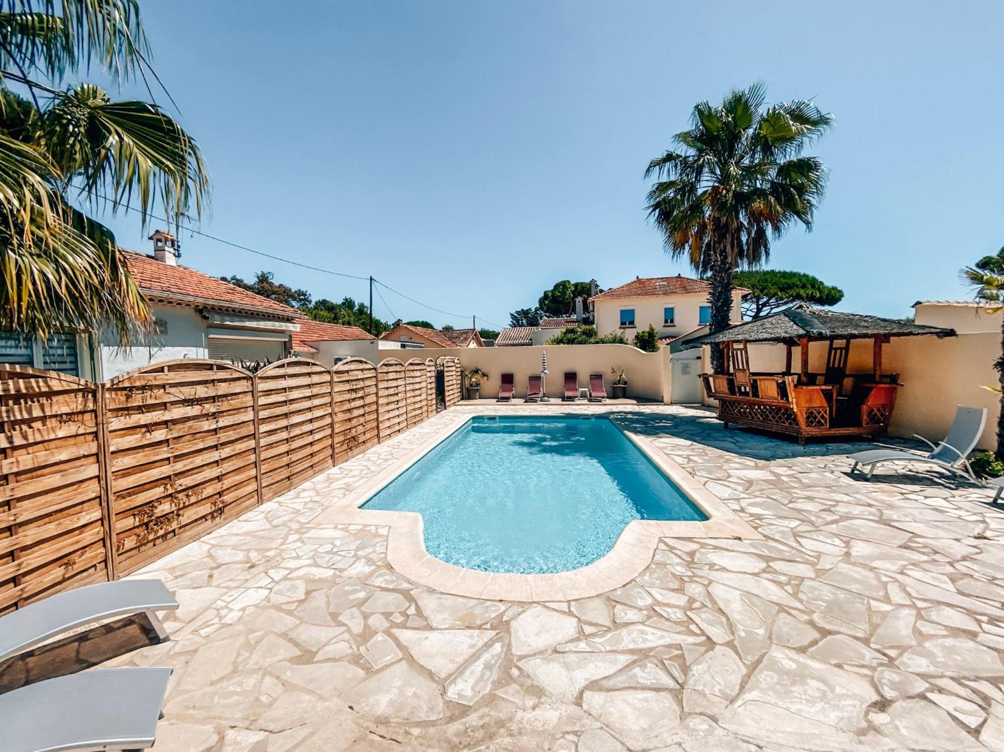 Reve D'Azur En Bord De Mer A La Nartelle Avec Piscine Dans La Residence, Terrasse, Bbq, 2 Chambres 2 Sdb Logement De 35M2 Draps Inclus Sainte-Maxime Eksteriør billede