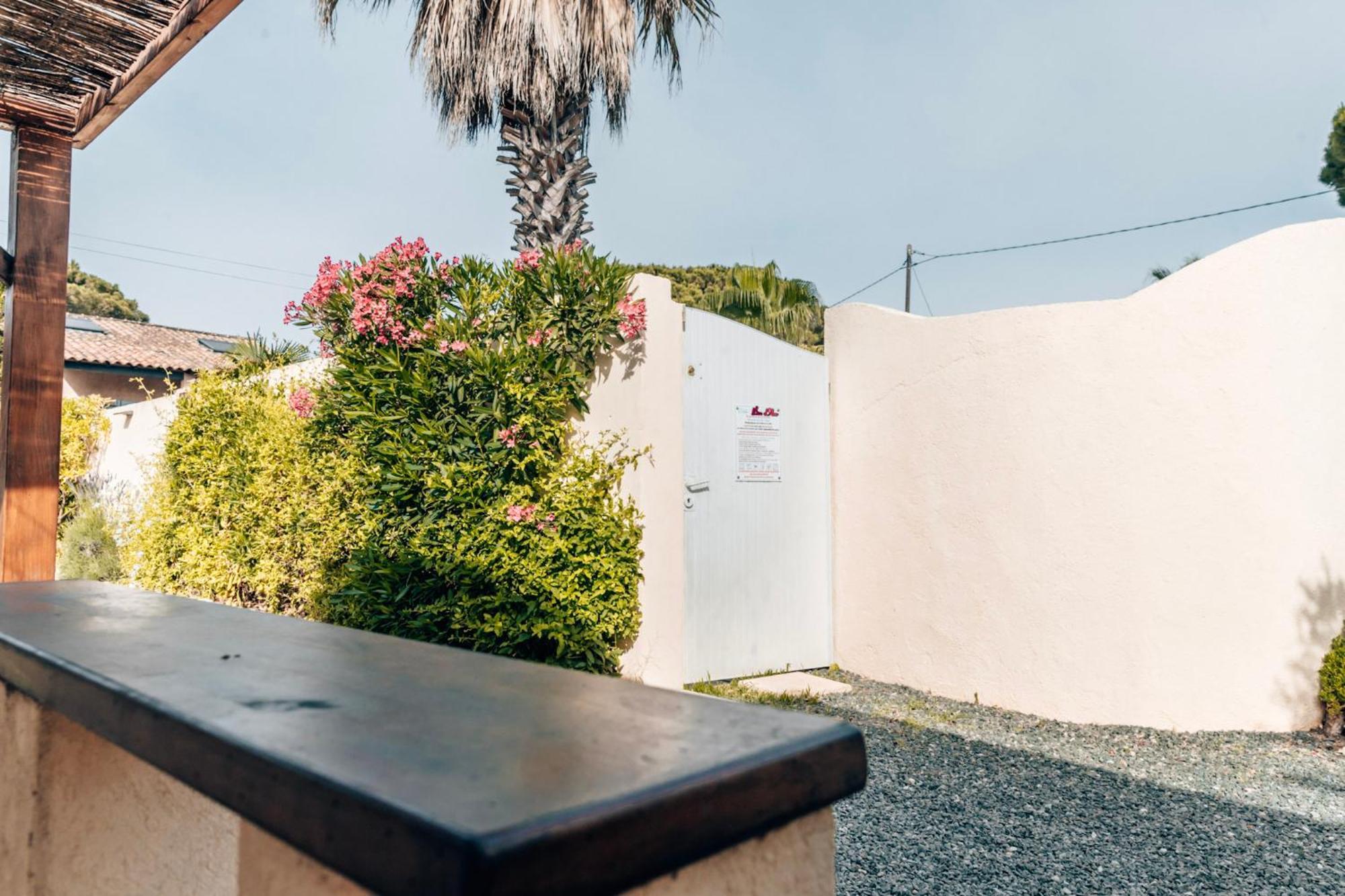 Reve D'Azur En Bord De Mer A La Nartelle Avec Piscine Dans La Residence, Terrasse, Bbq, 2 Chambres 2 Sdb Logement De 35M2 Draps Inclus Sainte-Maxime Eksteriør billede